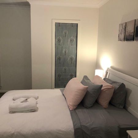 Apple House Tarneit North Apartment Bagian luar foto