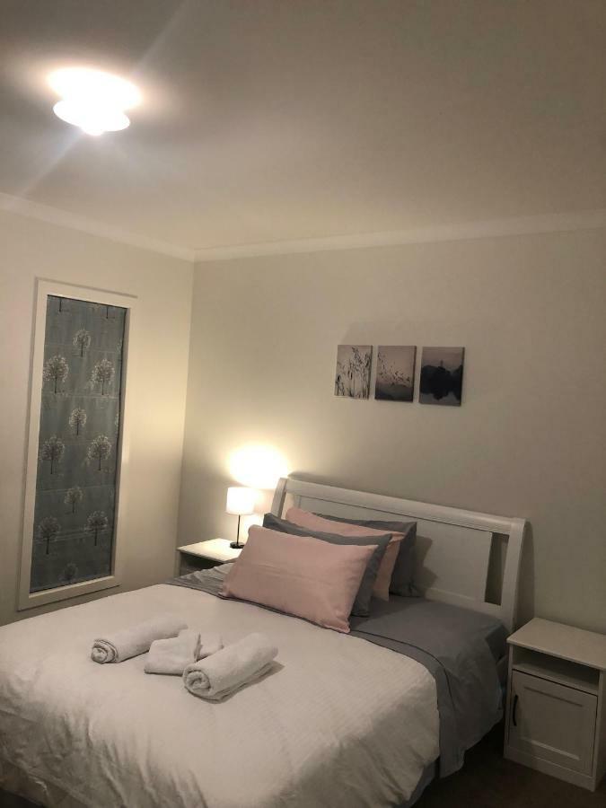 Apple House Tarneit North Apartment Bagian luar foto