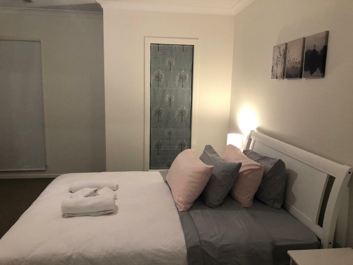 Apple House Tarneit North Apartment Bagian luar foto