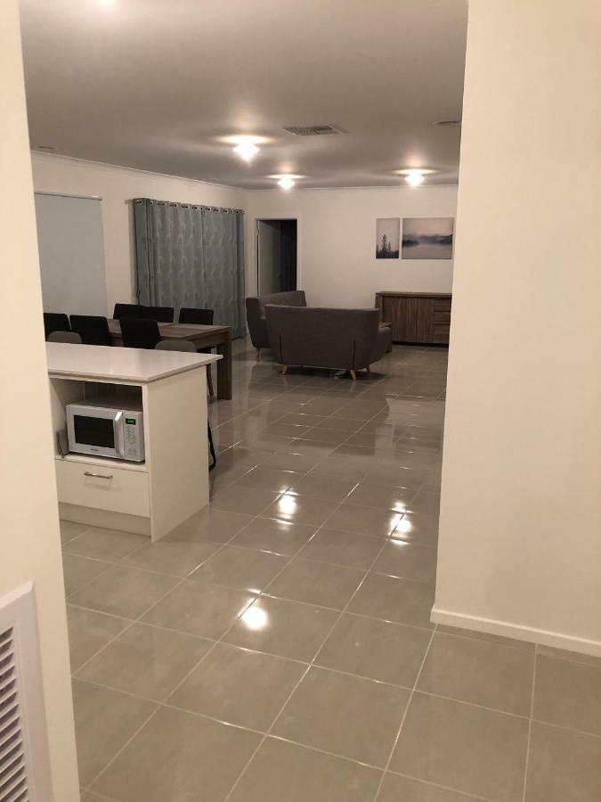 Apple House Tarneit North Apartment Bagian luar foto